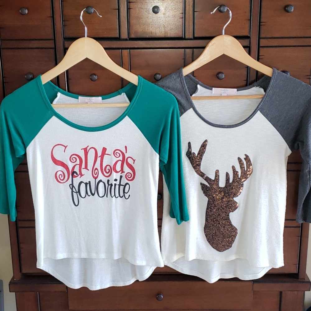 2 Moa Moa Holiday Tops